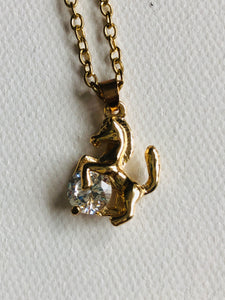 Chaîne avec pendentif 'Golden Horse'